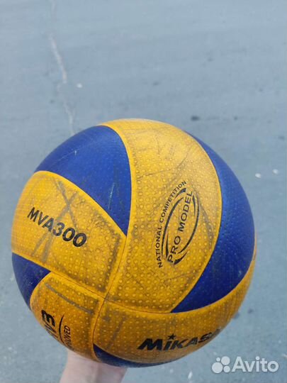 Вылейбольный мяч