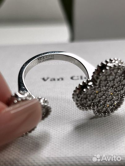 Кольцо Van Cleef & Arpels белое золото 750 проба