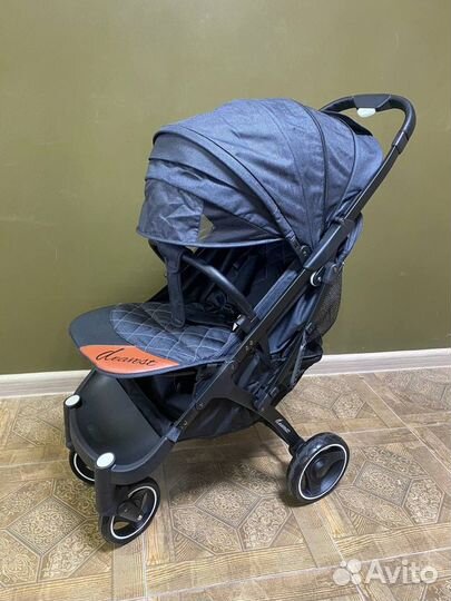 Коляска прогулочная Dearest 718 черная