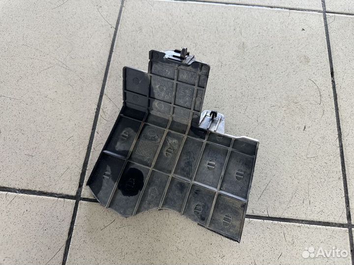 Дефлектор радиатора кондиционера правый Lifan x50