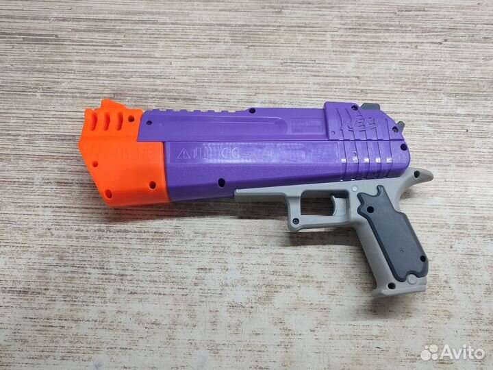 Игрушечный пистолет