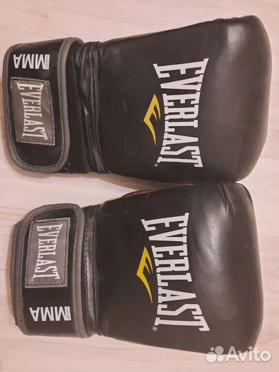 Боксерские перчатки everlast