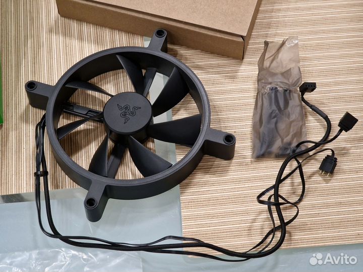 Вентилятор Razer Kunai Chroma RGB 140