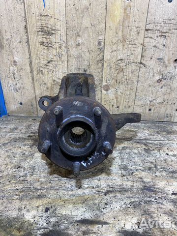 Поворотный кулак передний левый Ford Mondeo 3