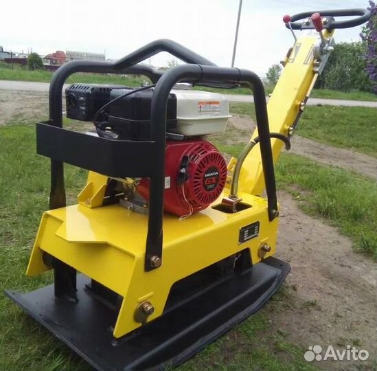 Виброплита реверсивная ручная