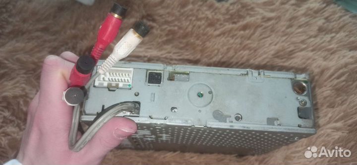 Магнитола Clarion