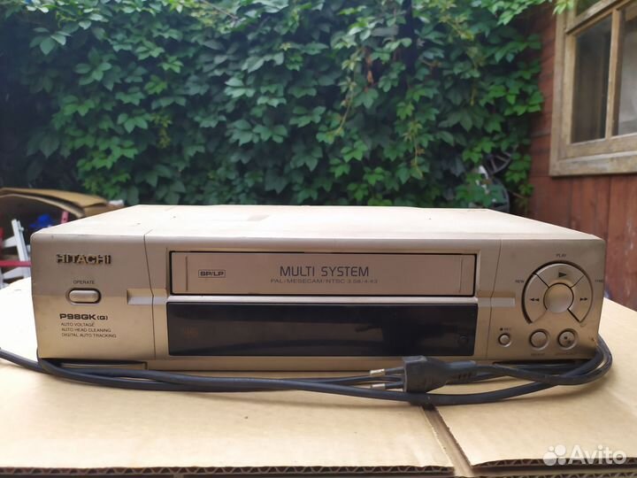 Видеомагнитофон Hitachi