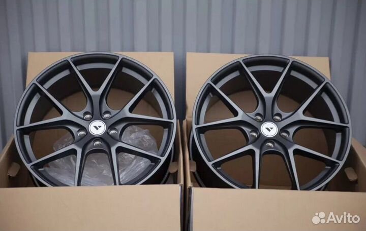 Крутое литьё HRE Grafit для Skoda VW Audi R18