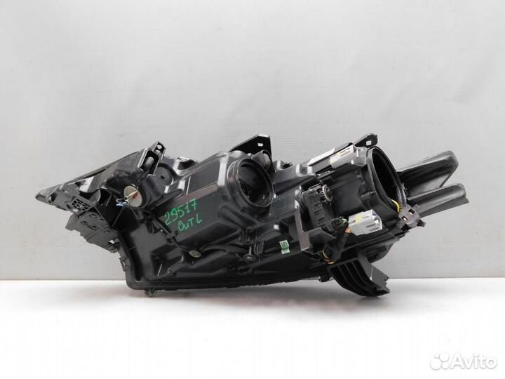 Фара правая Mitsubishi Outlander