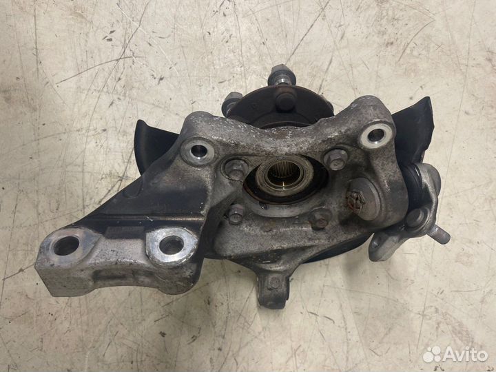 Ступица передняя левая Toyota Prius ZVW30 2ZR-FXE