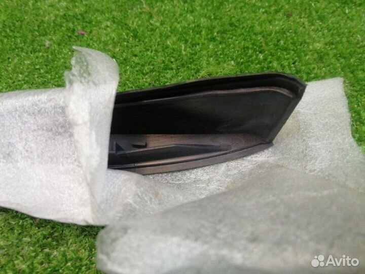 Молдинг лобового стекла передний левый Opel Astra