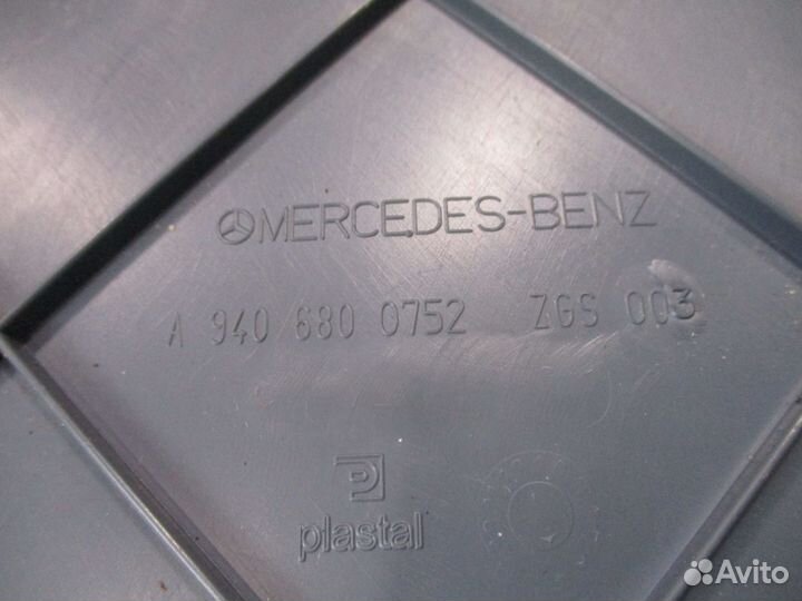 Полка под панель приборов Mercedes-Benz A940680075