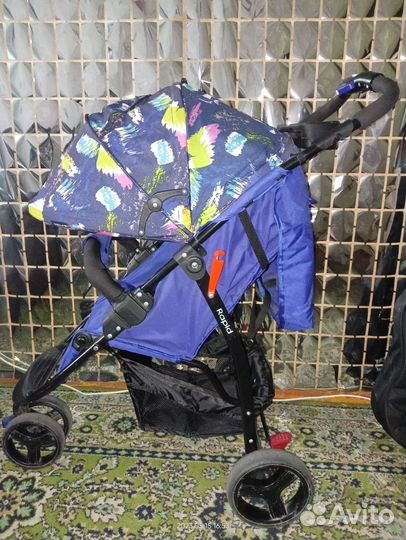 Прогулочная коляска