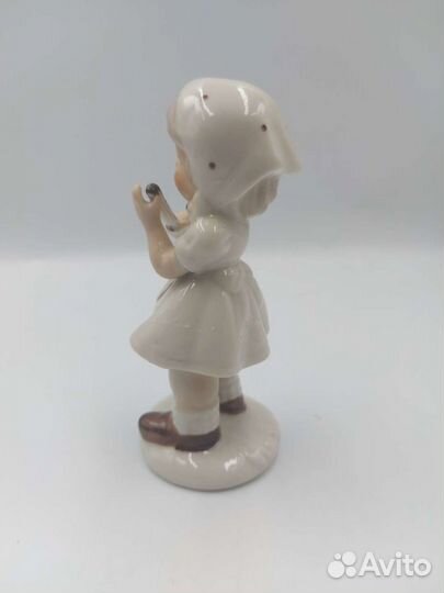 Статуэтка фарфор 