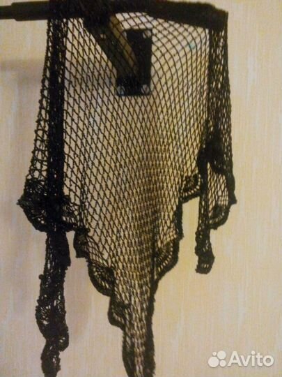 Плетенная шаль из бисера