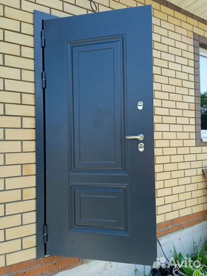 Дверь для частного дома с терморазрывом