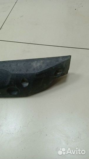 Наполнитель переднего бампера Toyota Land Cruiser