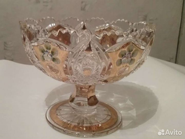 Хрустальная конфетница