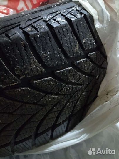 Goodyear UltraGrip 225/50 R17