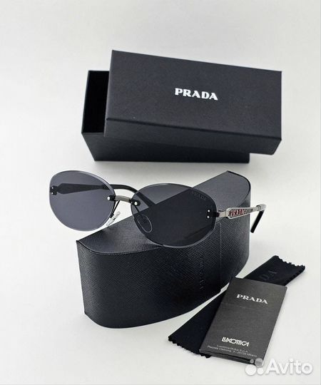 Очки Prada