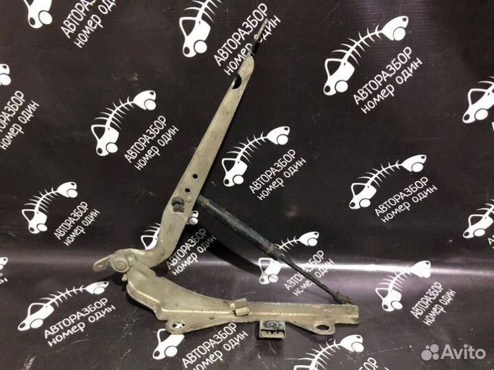 Петля капота правая Volvo S60 2.5L B5254T2 2003