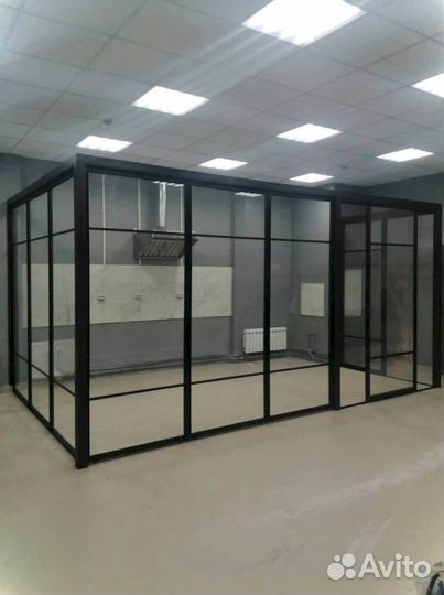 Стеклянная перегородка