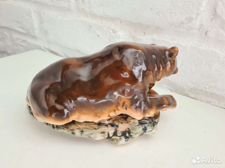 Фарфоровая коллекционная статуэтка 