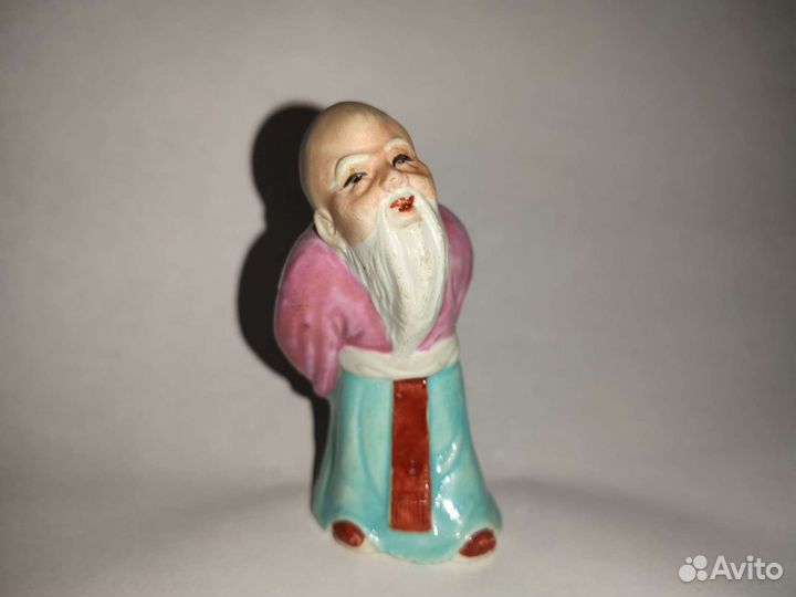 Фарфоровая статуэтка китайский 