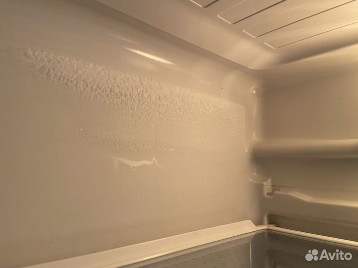 Холодильник Ariston бу в рабочем состоянии