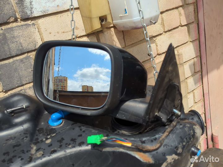 Левое зеркало Volvo XC90