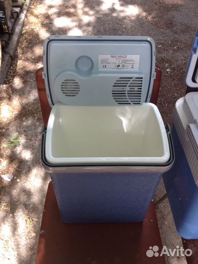 Холодильник авто) термоконтейнеры