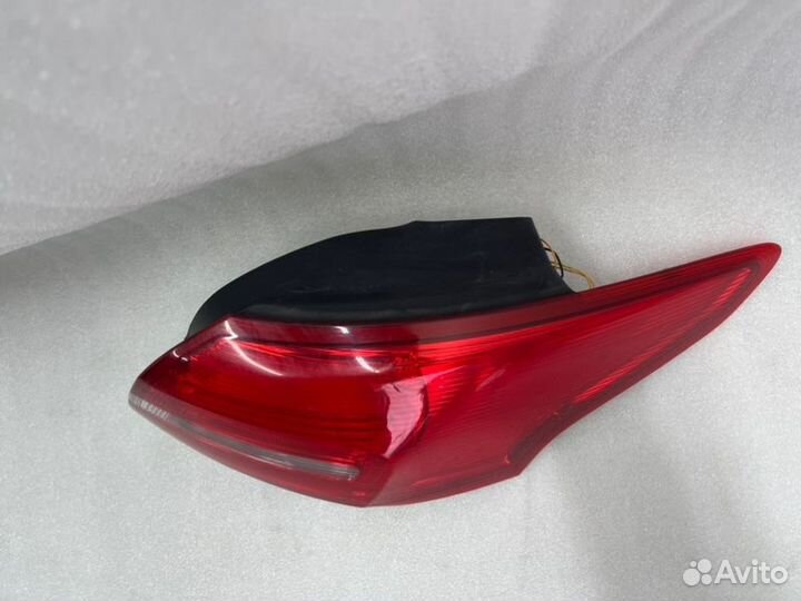 Фонарь наружный правый Ford Focus 3 2015-2019
