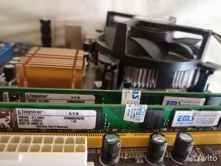 Материнская плата с процессором и памятью