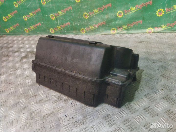 Клапанная крышка Peugeot 406 седан 1.8 1998