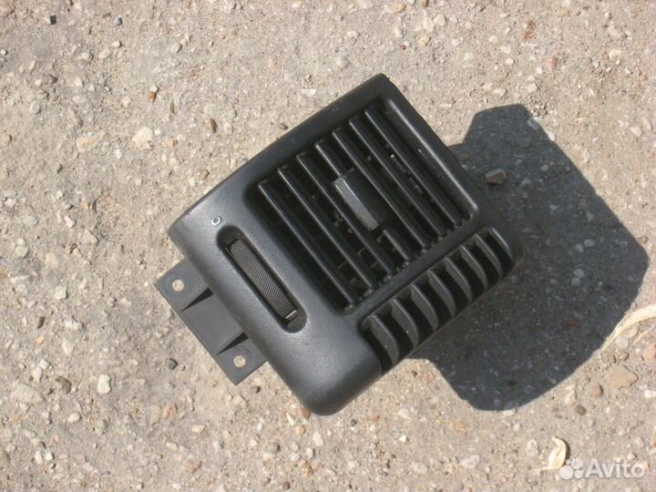 Дефлектор отопителя правый Opel Vectra B