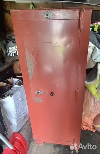 Сейф металлический