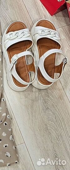 Босоножки обувь пакетом сапожки косуха куртка