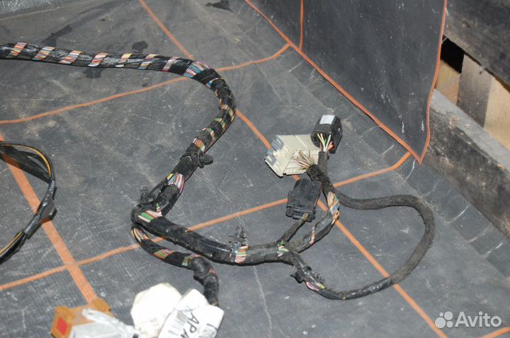 Проводка моторного отсека - Ford Focus 3