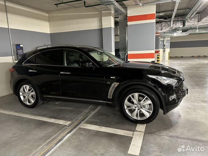 Infiniti QX70 3.7 AT, 2013, 75 000 км