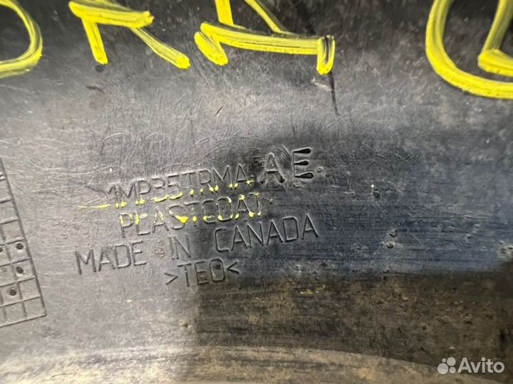 Накладка заднего крыла левая Jeep Grand Cherokee