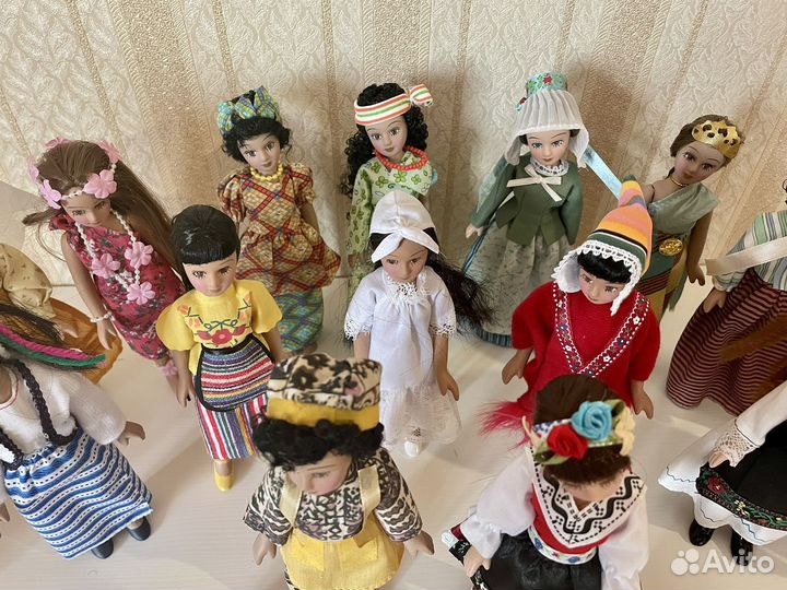 Куклы в костюмах народов мира