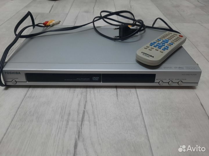 DVD плеер с дисками