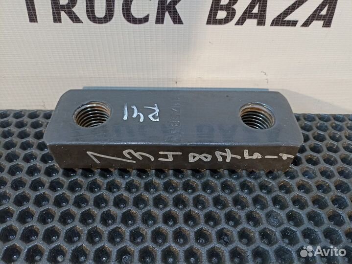 7421175833 Серьги передней рессоры Renault T