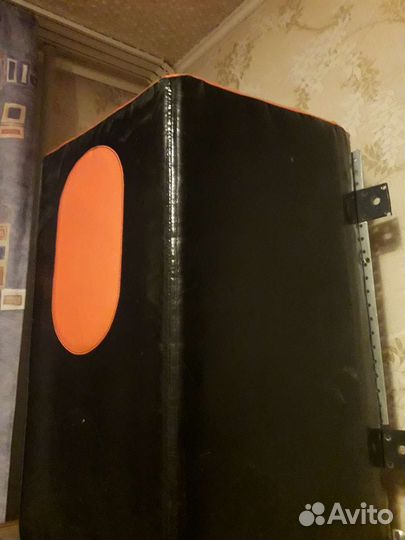 Подушка настенная для ударов 65х50 от стены 32см