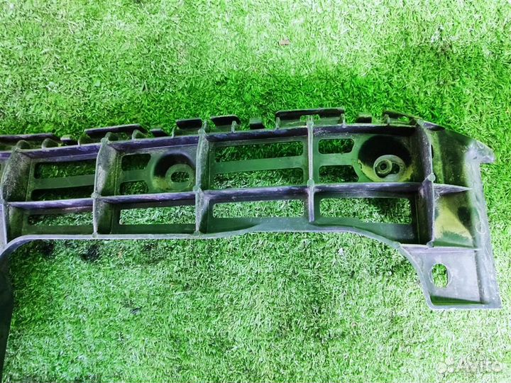 Кронштейн бампера заднего левый volkswagen Caddy