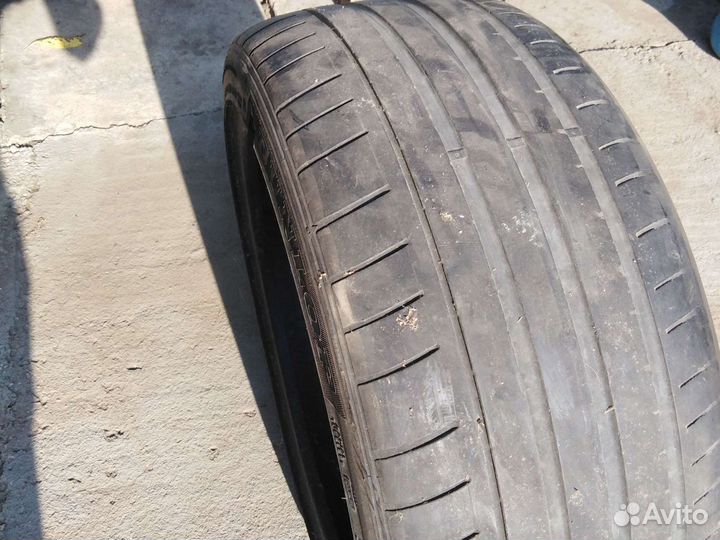 Pirelli P Zero 255/35 R20