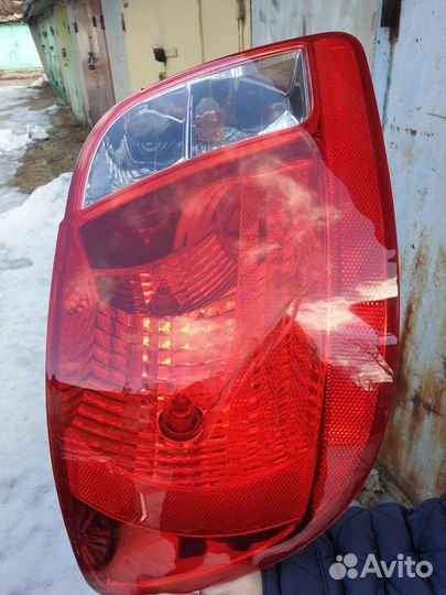 Задний фонарь kia rio 2 левый