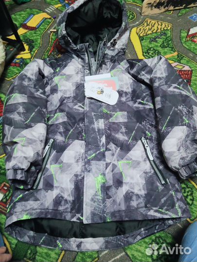 Куртка демисезонная новая 134