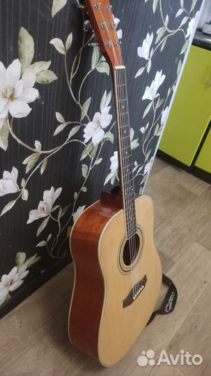 Акустическая гитара
