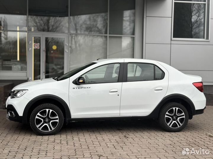 Renault Logan Stepway 1.6 CVT, 2022, 28 244 км